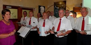 Die Mannekoor van die NG Kerk, met Aletta Lochner links